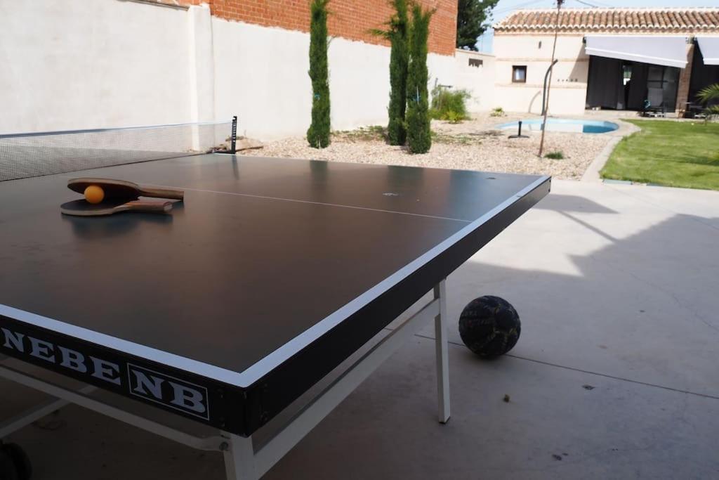 Mandres. Casa Con Jardin Y Piscina. Proximo A Puy Du Fou. *